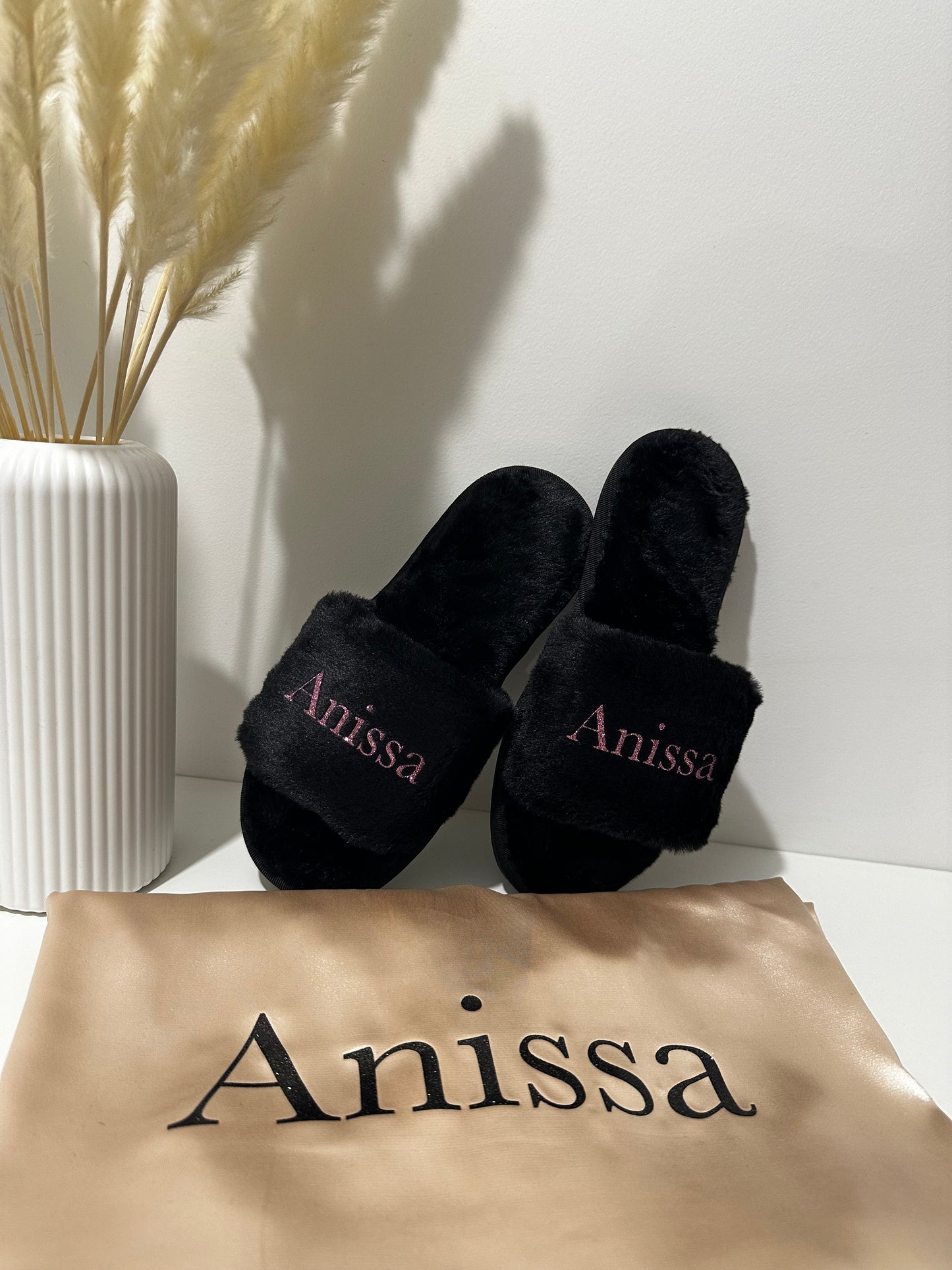 LynLaBox Anissa